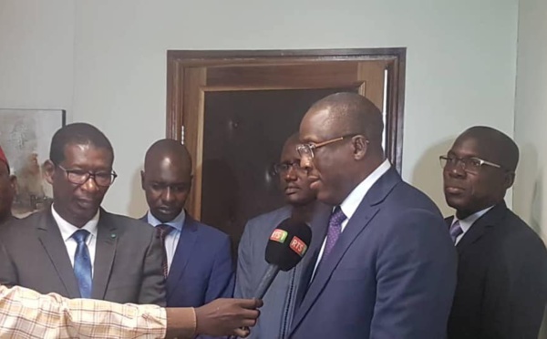 Démissions en cascade au MESRI : les partisans de Cheikh Oumar HANN accusent Mary Teuw NIANE