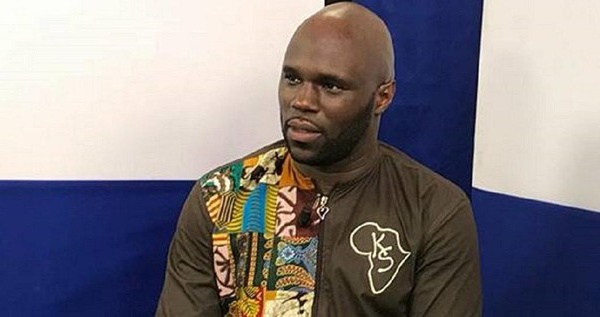 Retenu par la police à l’AIBD, Kemi Seba sera expulsé à 22 heures