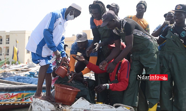 Guet-Ndar : l’UNAPAS indique aux pêcheurs « les gestes qui sauvent » (vidéo)