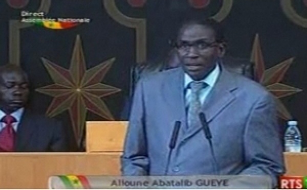  (Audio) Direct - Assemblée nationale: Me Abatalibe Guèye apelle Macky Sall à dialoguer avec les magistrats sur la suppression des fonds communs.