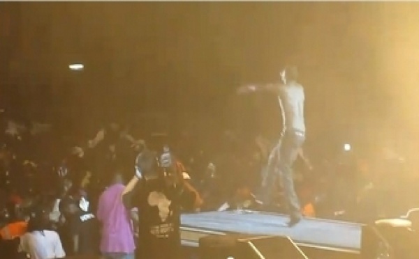 Le Concert de Akon sur la Place Faidherbe (Vidéo);