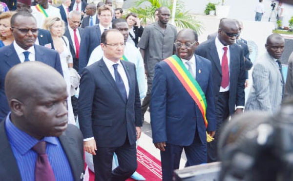 François Hollande : « Le temps de la Françafrique est révolu ».