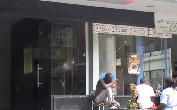 PHOTOS &amp; VIDEOS: les images d'une folle matinée de casse des thiantacounes au centre ville de Dakar