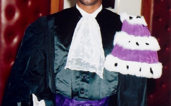 EXCLUSIF: Le CV de Mary Teuw Niane