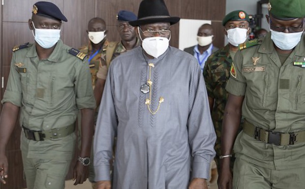 Mali: arrivée à Bamako de la délégation de la Cédéao