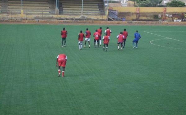 STADE MAITRE BABACAR SEYE DE SAINT-LOUIS Il était une fois un gazon synthétique.