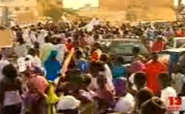 Aprés 9 mois de présence à la tête du pays, Macky sall toujours populaire au senegal.