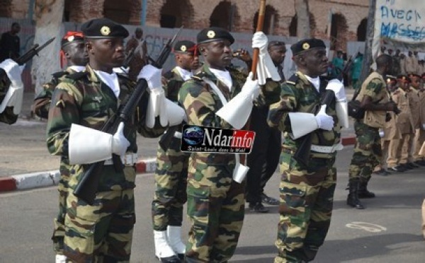 Video| Saint-Louis: L'intégralité du défilé de ce matin, sur la place Faidherbe.