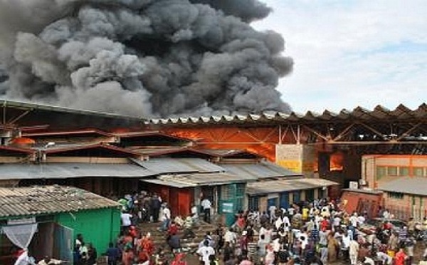 Urgent : Incendie maitrisé au marché Ndar Toute.