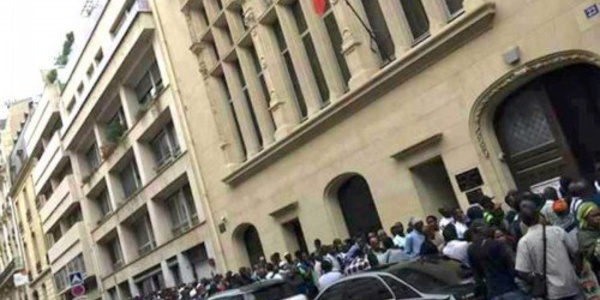 Manifestation devant l’ambassade du Sénégal en France
