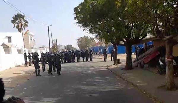 EN DIRECT - Sonko défère à la convocation (vidéo)