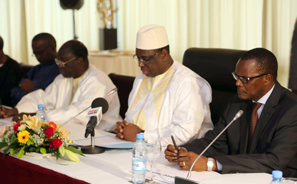 Manifs pro-Sonko : Bby dénonce “les actes de vandalisme des partisans de Pastef”