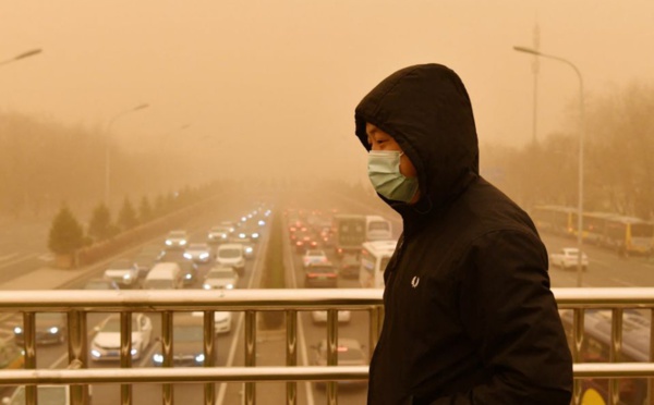 Tempête de sable et pollution: cocktail suffocant à Pékin