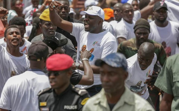 TAS : "Si pour un billet de 2000 FCFA, un sandwich et un t-shirt ils sont capables de faire des kilomètres  .... "