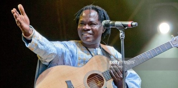 Baba Maal appelle à la création d’une université El-Hadj-Omar-Tall dans le Fouta