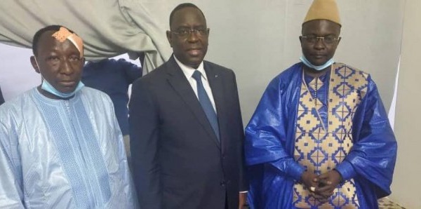 Macky offre un 4x4 neuf à Mbaye Pekh