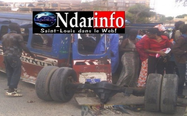 Saint-Louis: Le car sans roues arrières: voici toutes les photos.