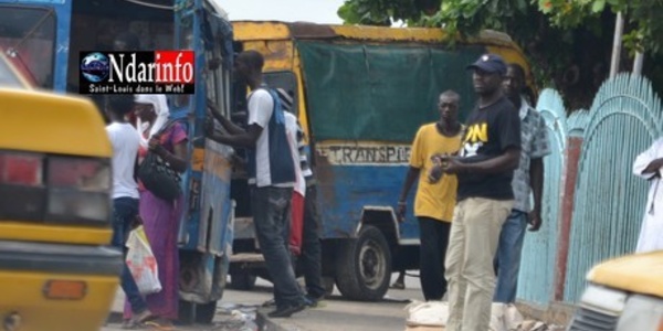 Saint-Louis : Un car cogne les jardins du pont, des passagers sauvés de justice.