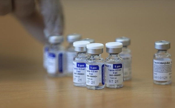 Covid-19 : arrivée de 12 t de matériel, dont 50.000 doses de vaccin, offertes par Ankara
