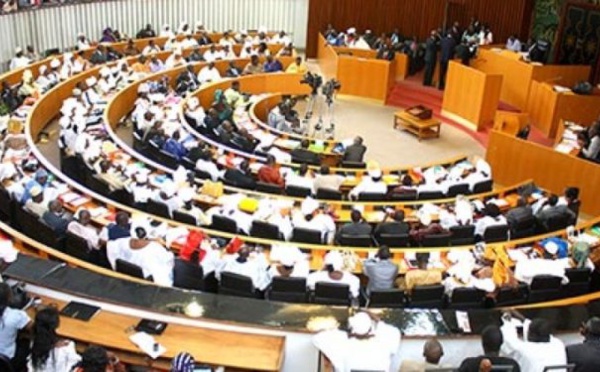 Après Boughazelli et ses faux billets, 2 députés de BBY mouillés dans un trafic de passeports diplomatiques