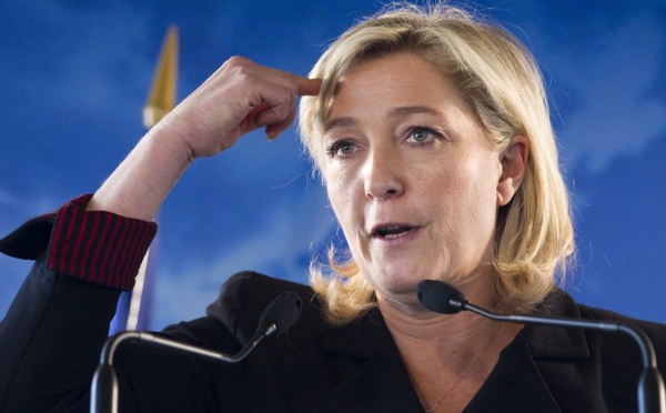 Trafic de passeports diplomatiques au Sénégal : Marine Le Pen s’en prend sévèrement aux "bandits à col blanc"