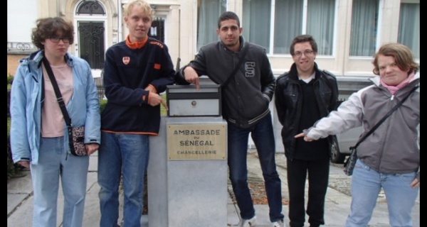 France - Tourcoing: de jeunes handicapés veulent soutenir le centre d'initiation horticole de Saint-Louis.
