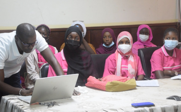 UGB : Des lycéennes découvrent le centre de calcul Ousmane SECK – vidéo