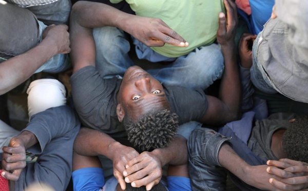 Des migrants de retour sensibilisent les élèves de Saint-Louis  – vidéo