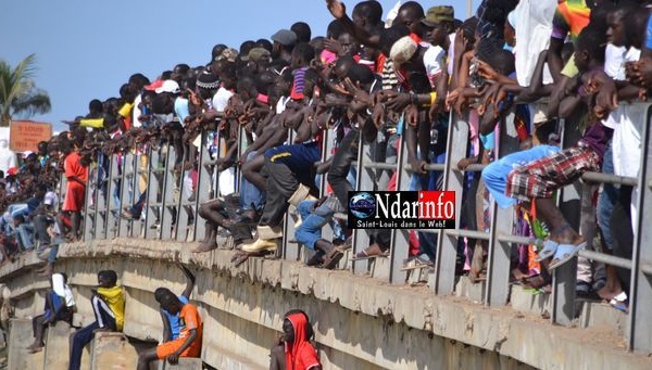 Saint-Louis - Guet Ndar : Chaude ambiance et préparations mystiques avant le « soob » des pirogues. Regardez.
