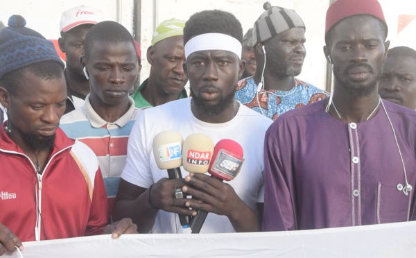 JMP : la présence de Mansour FAYE à côté de la CAP met l’URPAS en colère – vidéo