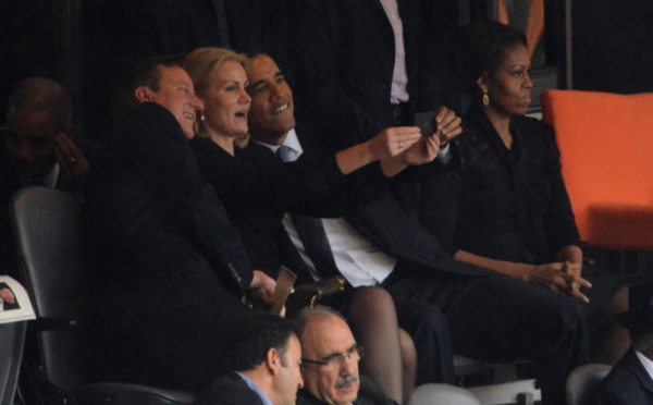 PHOTO. Le selfie qui énerve Michelle Obama (selon les internautes).