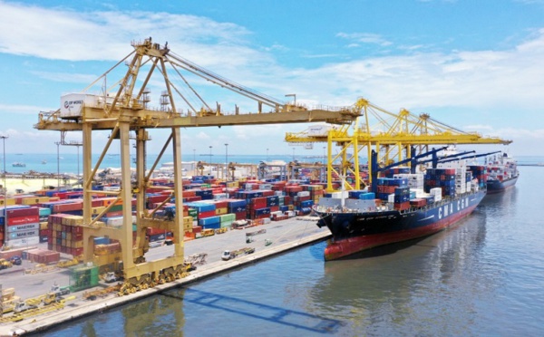 Sénégal : mobilisation sur le port de Dakar et impact des sanctions économiques contre le Mali