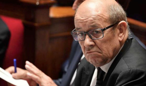 La France reste au Sahel malgré "l'irresponsabilité" de la junte malienne, dit Le Drian