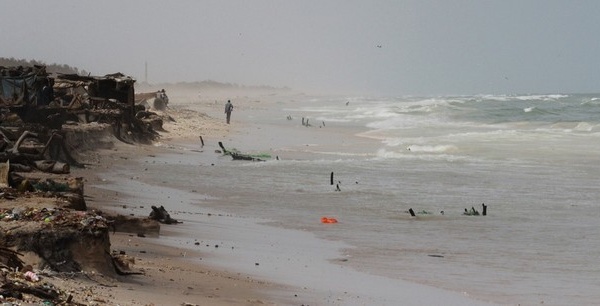 OPINION - Alerte! La mer se déchaine et détruit des villages prés de Saint-Louis....