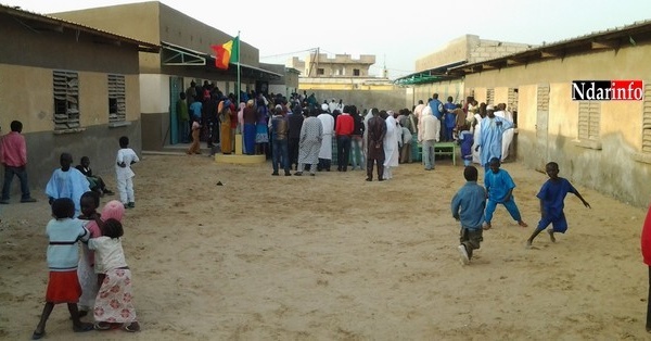 Saint-Louis - Sor Daga : la Commune construit un bloc sanitaire et réhabilite le mur de clôture de l'école franco-arabe.