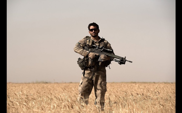 Les Russes l’ont déclaré mort, mais le tireur d’élite “Wali” est bel et bien vivant: il partage son quotidien sur le front en Ukraine