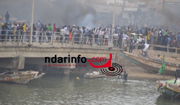 Direct Guet Ndar : les policiers repoussés par les manifestants (Vidéo)