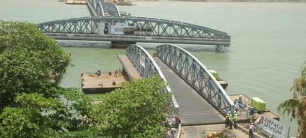 Ouverture du pont Faidherbe, cette nuit. 