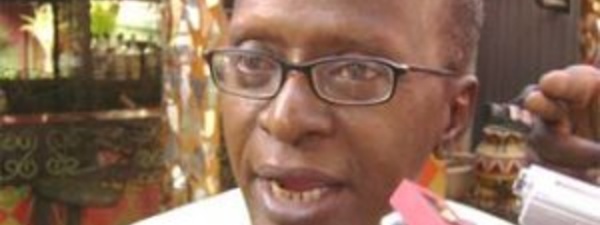 Education - Philosophie: Le professeur Hamidou Dia anime une conférence, mercredi, au lycée Charles De Gaulle de Saint-Louis.