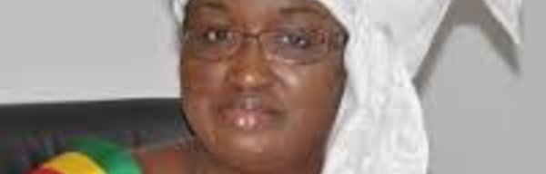 Hélène Tine s’en prend au leader de Rewmi : « Idrissa Seck devait avoir la décence de faire le bilan de ses 12 ans à Thiès »