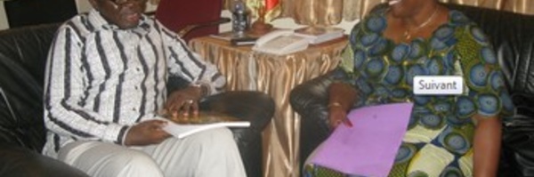 UGB: Le Professeur Dalé Hélène LABITEY a présenté son ouvrage intitulé "Nanas Benz"