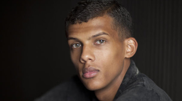 Stromae pris pour un réfugié éthiopien par la police !