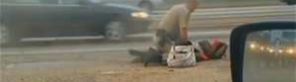 VIDEO. Un policier frappe une femme et scandalise les Etats-Unis