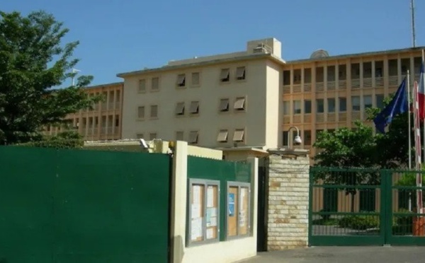 « Mafia des Visas » : un sit-in devant l’ambassade de France à Dakar