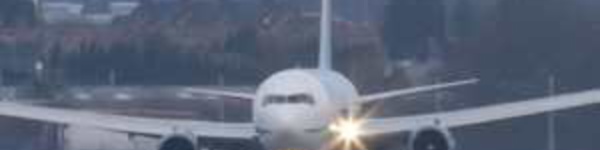 Un avion de la Malaysia Airlines s'écrase à la frontière entre l'Ukraine et la Russie avec à bord 280 passagers et 15 membres d'équipage