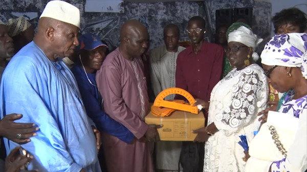 Remise de ​fournitures scolaires : la Commune de Saint-Louis débourse plus de 14 millions FCFA – vidéo
