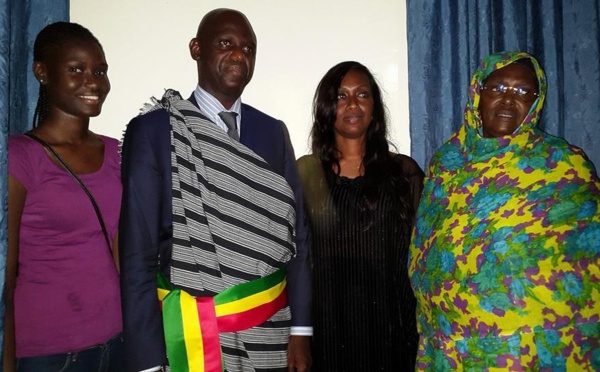 PHOTOS - Mansour FAYE en famille, et en tenue traditionelle "sérère", après son investiture.