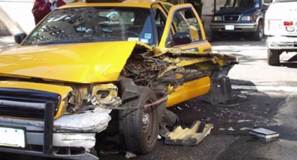 SAINT-LOUIS - ACCIDENT DE VOITURE : Télescopage "extraordinaire' de deux taxis à Pikine "Takk"