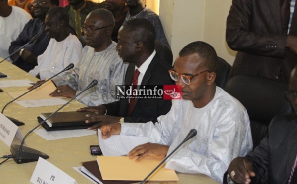 PHOTOS - La cérémonie de passation de service entre les recteurs Lamine GUEYE et Baydallaye KANE