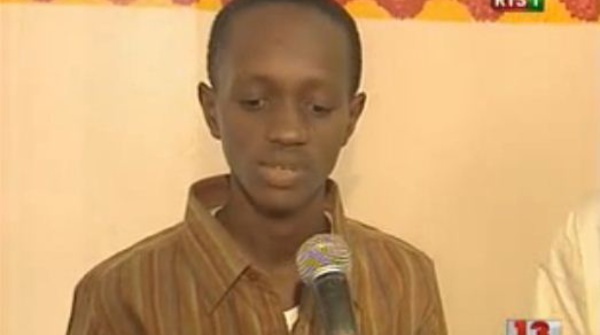  Vidéo: Le jeune guinéen guéri du virus Ebola rentre chez lui : “Je tiens à dire à la population sénégalaise….”